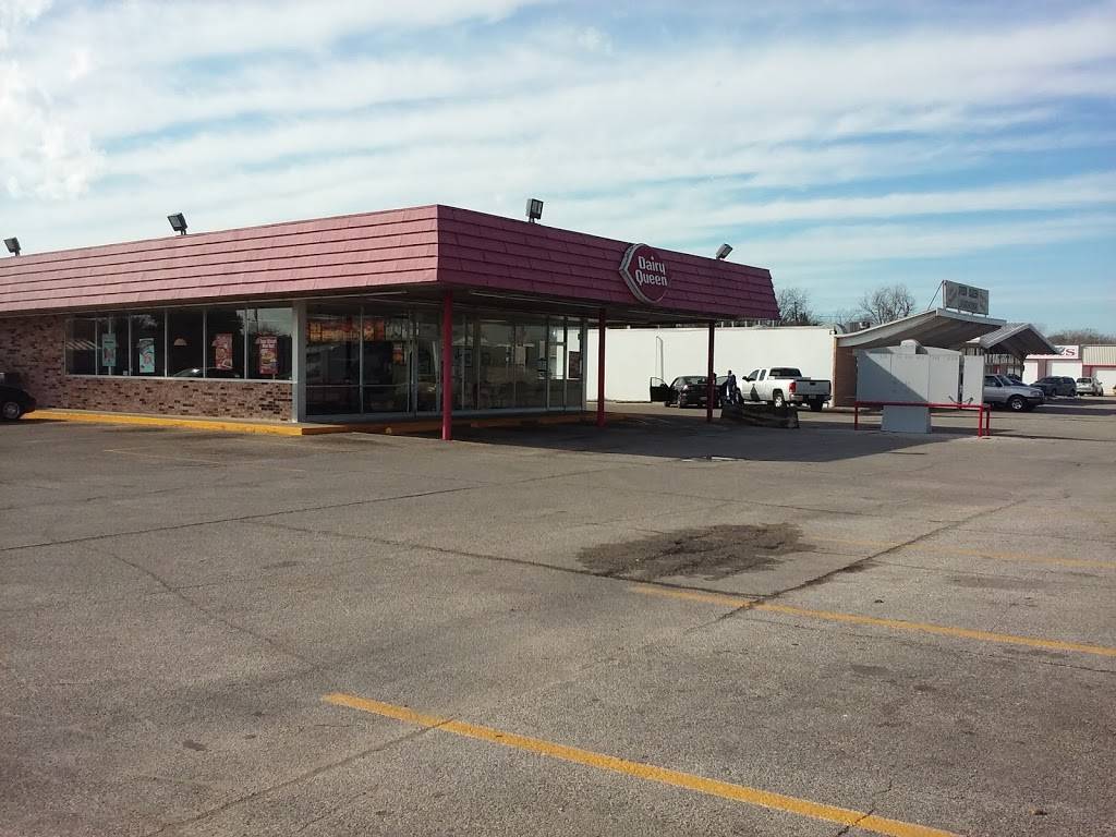 Dairy Queen Store | restaurant | 1069 E Kingsbury St, Seguin, TX 78155, USA | 8303796983 OR +1 830-379-6983