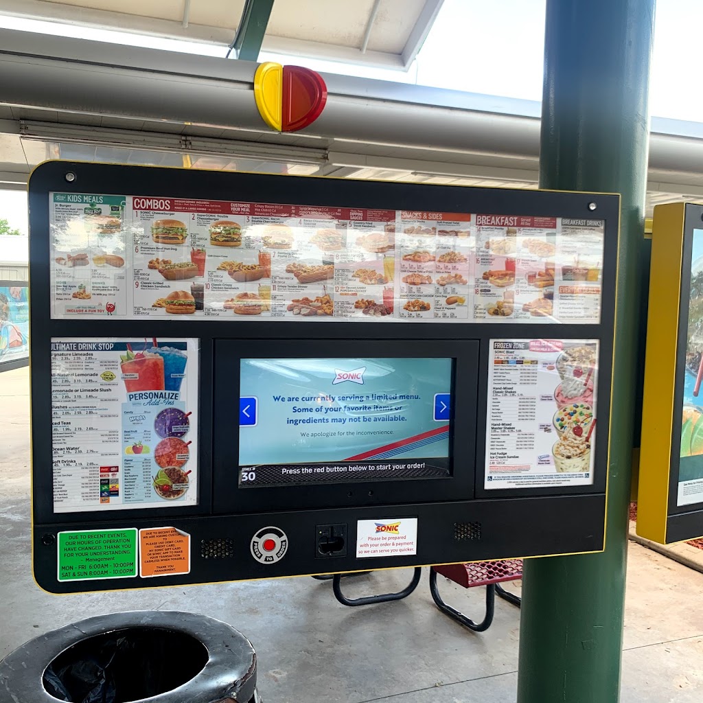 Healys Westside | restaurant | 7321 Madison St, Forest Park, IL 60130, USA | 7083664277 OR +1 708-366-4277