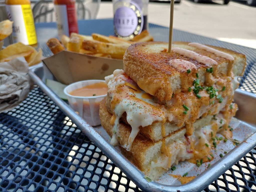 Slapfish | restaurant | 3320 Digital Dr, Lehi, UT 84043, USA | 3854554110 OR +1 385-455-4110