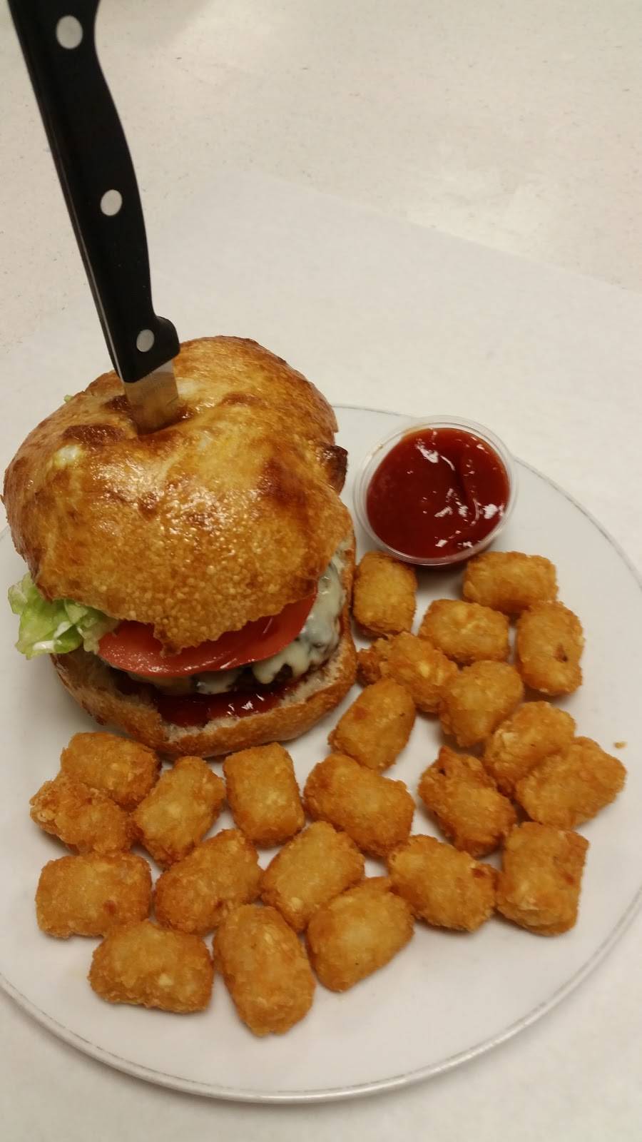 TNT Pizza Sports Bar & Grill | restaurant | 548 South St, Holyoke, MA 01040, USA | 4135361100 OR +1 413-536-1100