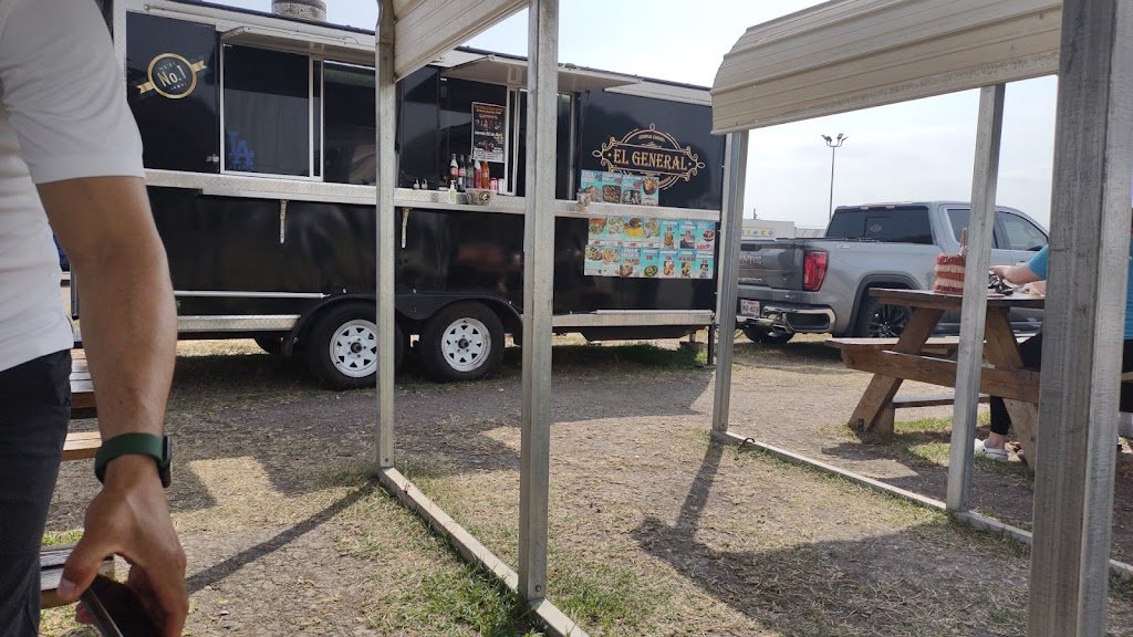 Birrieria y Mariscos El General | restaurant | 6110 Ayers St, Corpus Christi, TX 78415, USA | 3614616888 OR +1 361-461-6888