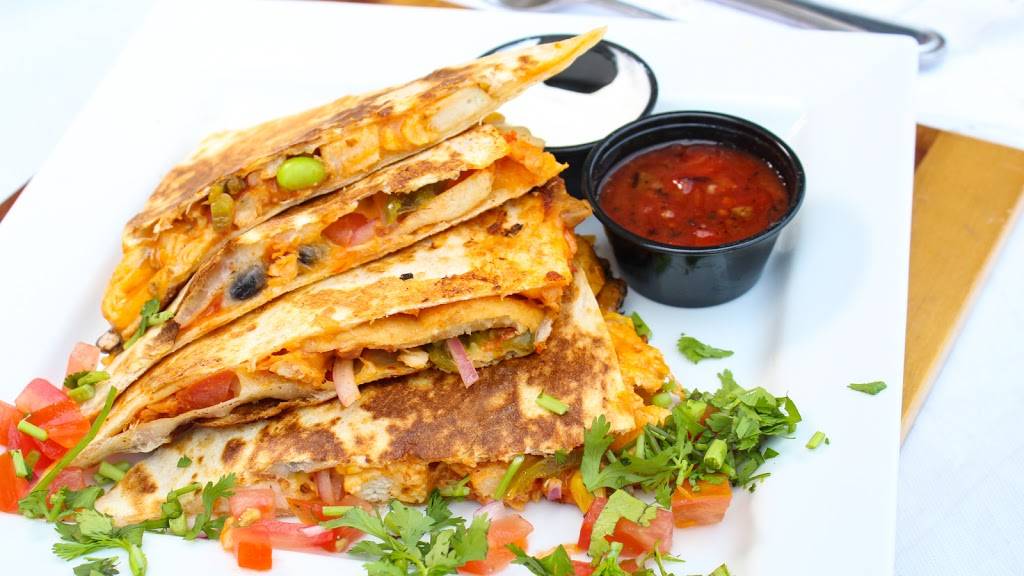 Bobby Burrito & Taco | restaurant | 3580 Tecumseh Rd E, Windsor, ON N8W 1H6, Canada | 5199158488 OR +1 519-915-8488