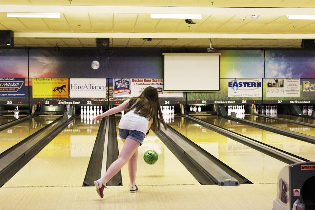 Strikers East Bowling Center & Function Room | meal takeaway | 4 Essex Dr, Raymond, NH 03077, USA | 6038959501 OR +1 603-895-9501