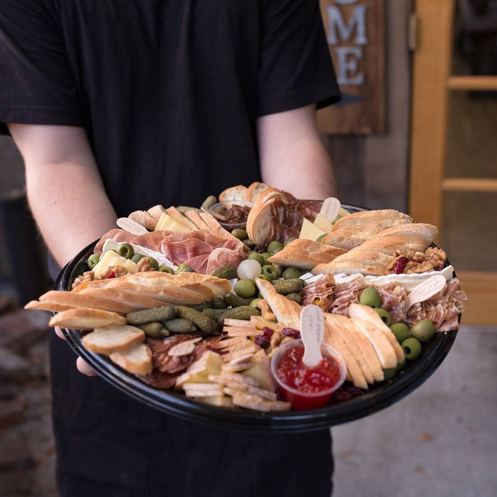 Crossroads Smokehouse & Deli | restaurant | 333 1st St Ste A, Benicia, CA 94510, USA | 7077454453 OR +1 707-745-4453