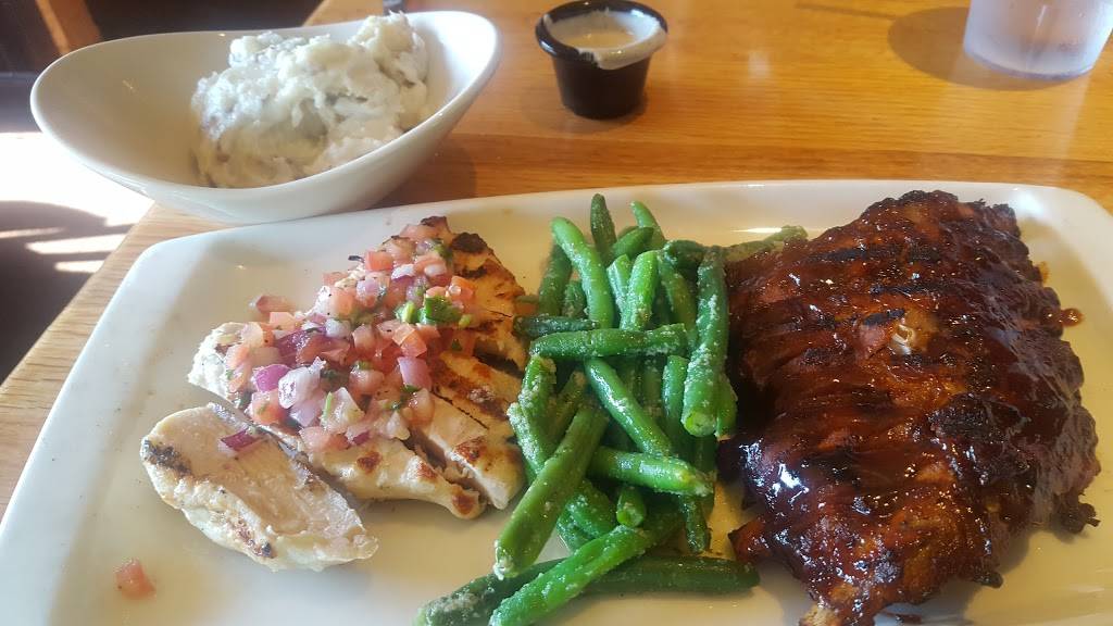 Applebees Grill + Bar | restaurant | 1705 E Tipton St, Seymour, IN 47274, USA | 8125241585 OR +1 812-524-1585