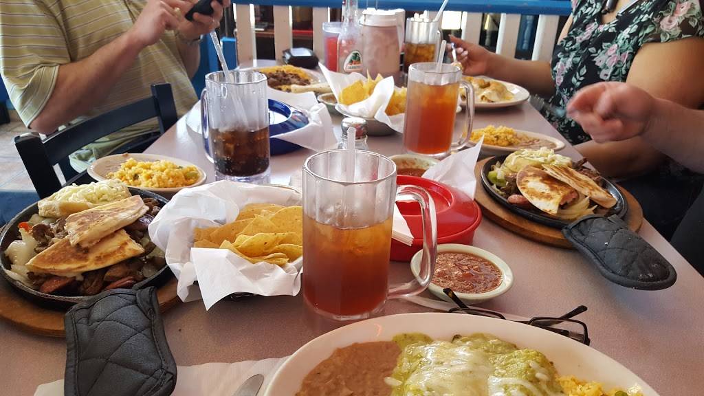 Carmens | restaurant | 4717 Singleton Blvd, Dallas, TX 75212, USA | 2146780020 OR +1 214-678-0020