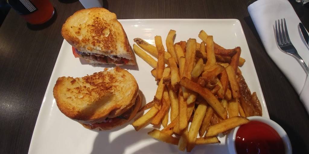 Days on Front | restaurant | 730 Front Rd, Kingston, ON K7M 6P7, Canada | 6137669000 OR +1 613-766-9000