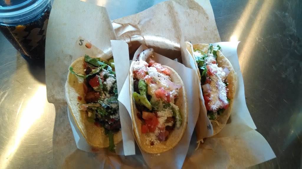 QDOBA Mexican Eats | restaurant | 7465 E Arapahoe Rd ste a, Centennial, CO 80112, USA | 7204938843 OR +1 720-493-8843