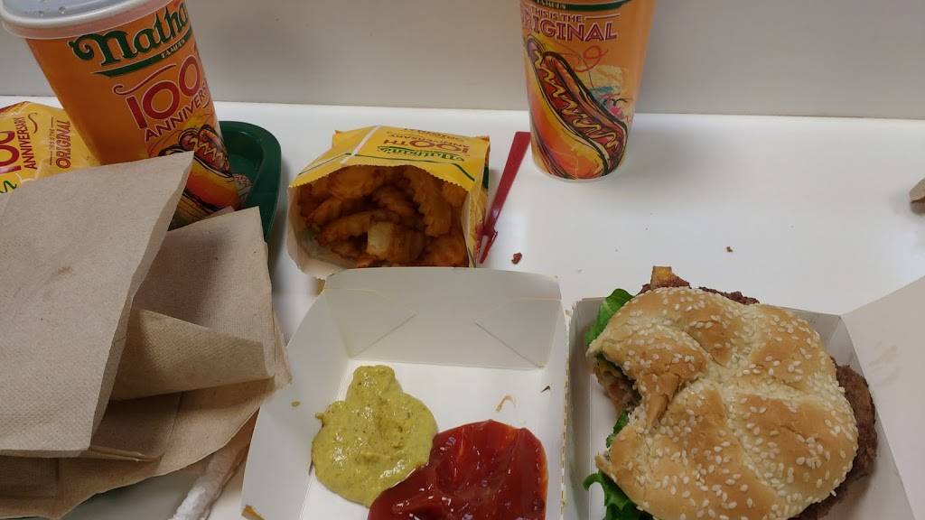 Nathans Famous | restaurant | 2 Pennsylvania Plaza, New York, NY 10121, USA | 2126300320 OR +1 212-630-0320
