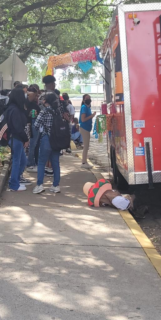 Antojitos El Sobrino | restaurant | 8117 Long Point Rd, Houston, TX 77055, USA | 3464298488 OR +1 346-429-8488