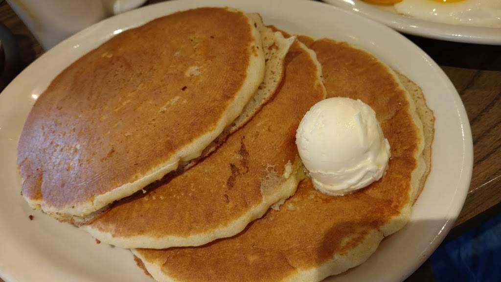 Cracker Barrel Old Country Store | restaurant | 1740 PA-228, Cranberry Twp, PA 16066, USA | 7247410464 OR +1 724-741-0464