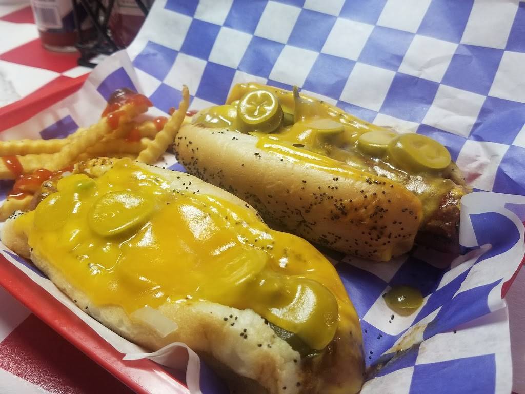 Bruces Chicago Grill & Dog House | restaurant | 7733 Ulmerton Rd, Largo, FL 33771, USA | 7275241146 OR +1 727-524-1146