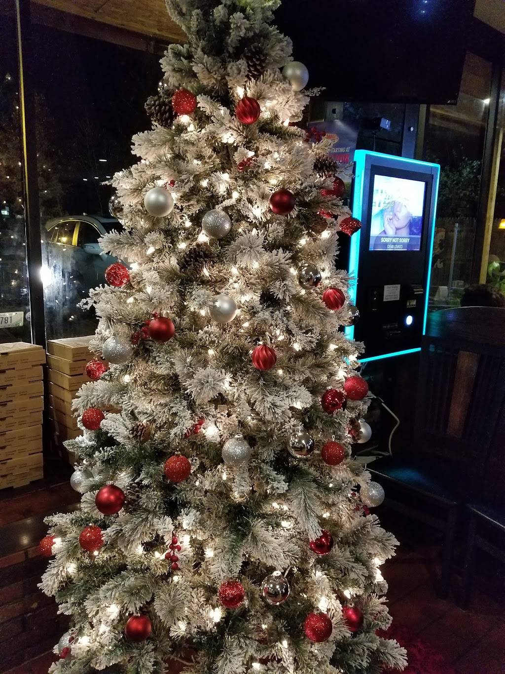 Gigis Pizza & Bar | restaurant | 647 Main Ave, Warwick, RI 02886, USA | 4017382873 OR +1 401-738-2873