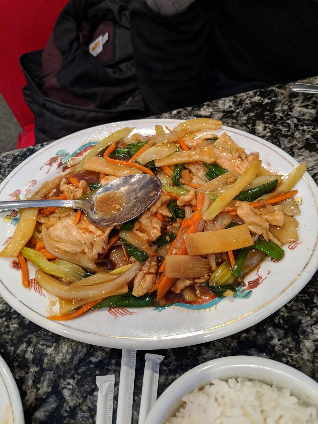 Lucky Dragon | restaurant | 1009 S Grand Ave, Charles City, IA 50616, USA | 6412283689 OR +1 641-228-3689