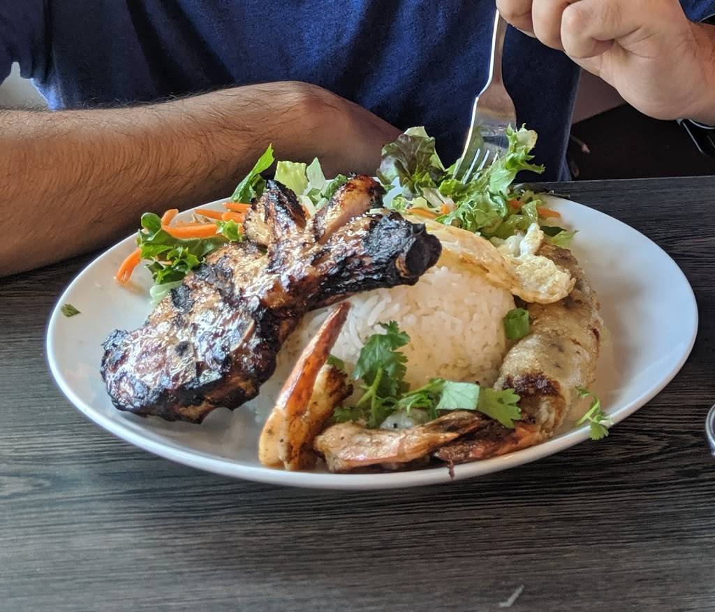 Pho Me Vietnamese Kitchen | restaurant | 138 Village View Dr Suite 103, Mooresville, NC 28117, USA | 7047655201 OR +1 704-765-5201