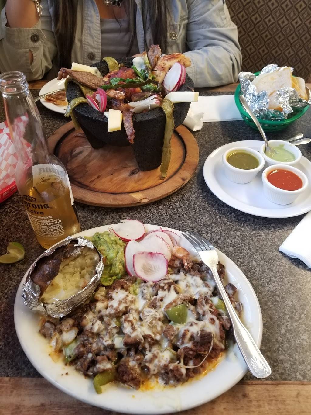 El Zarape | restaurant | 1065 Federal Blvd, Denver, CO 80204, USA | 3038930394 OR +1 303-893-0394