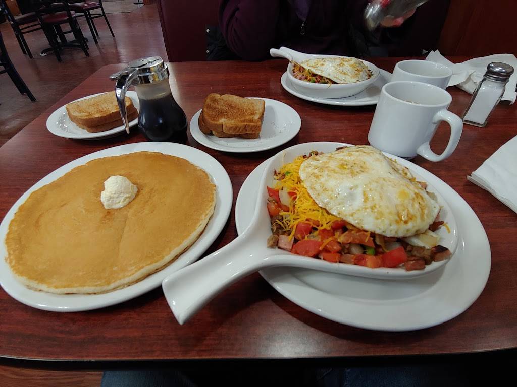 Dinos Diner | restaurant | 3027 E 10th St, Trenton, MO 64683, USA | 6603595566 OR +1 660-359-5566