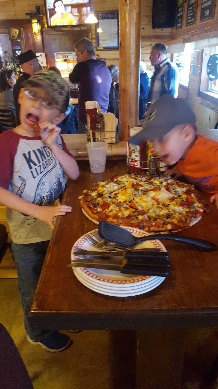 Boondocks Bar & Grill | restaurant | E6407 WI-22, Manawa, WI 54949, USA | 9205962933 OR +1 920-596-2933