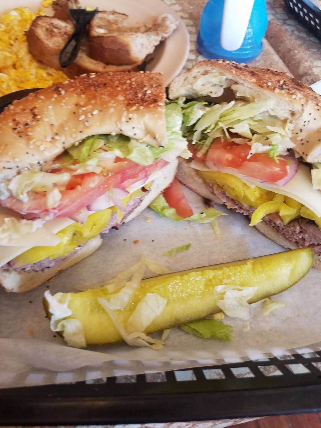 Broad Street Bagel Co. | restaurant | 1 Broad St, Kinderhook, NY 12106, USA | 5187588084 OR +1 518-758-8084