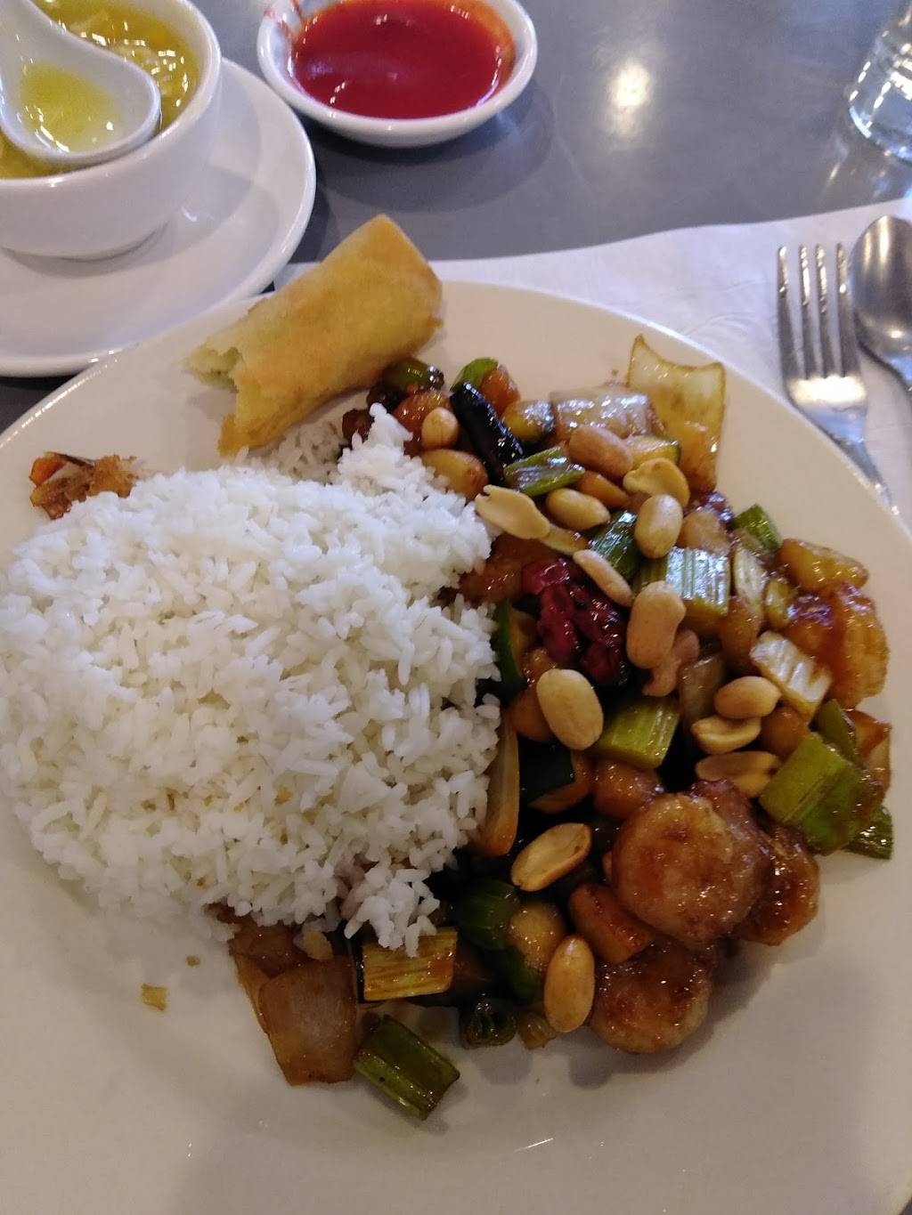 Sun Moon Garden | restaurant | 1511 N San Fernando Blvd, Burbank, CA 91504, USA | 8188467660 OR +1 818-846-7660