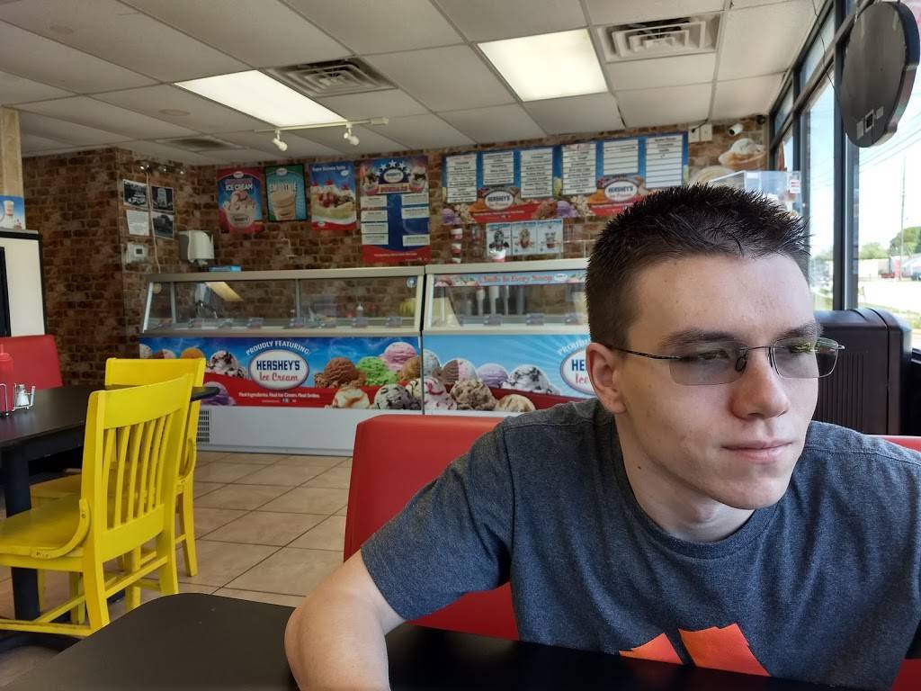 Sams Ice Cream | restaurant | 1905 Cotton Grove Rd, Lexington, NC 27292, USA | 3362371665 OR +1 336-237-1665