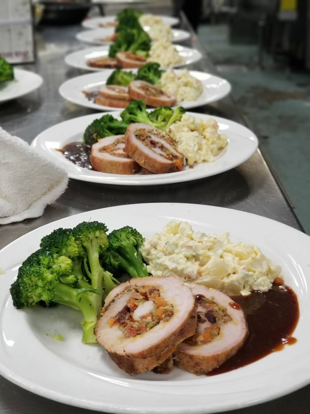 Rica Arepa Venezuelan Restaurant | cafe | 4253 W Armitage Ave, Chicago, IL 60639, USA | 7735433000 OR +1 773-543-3000