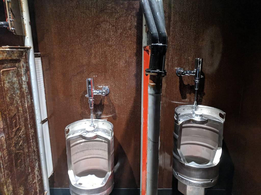 Shindigs Bar & Grill | restaurant | 500 Main St, Winfield, KS 67156, USA | 6202214782 OR +1 620-221-4782