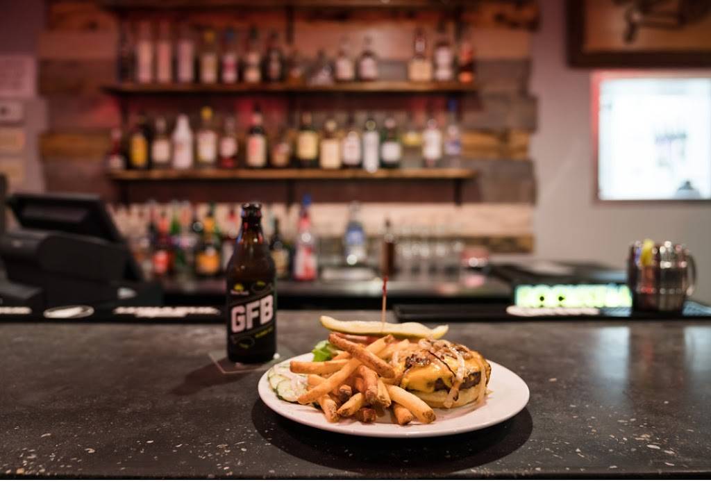 Reef Bar and Grill | restaurant | 2913 Shore Dr, Virginia Beach, VA 23451, USA | 7574817425 OR +1 757-481-7425