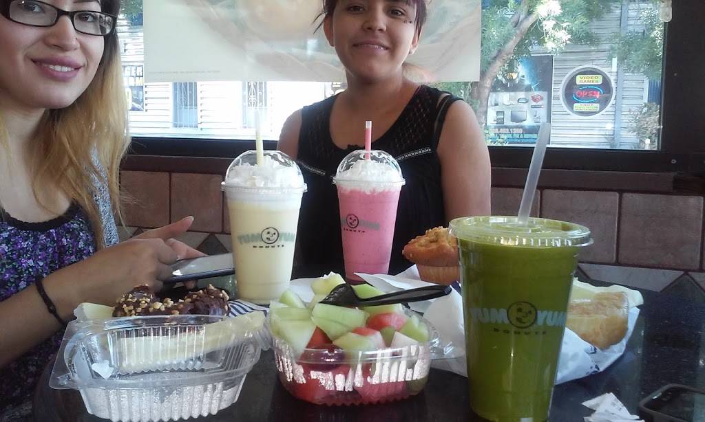 Yum Yum Donuts | bakery | 544 E Charter Way, Stockton, CA 95206, USA | 2099422164 OR +1 209-942-2164