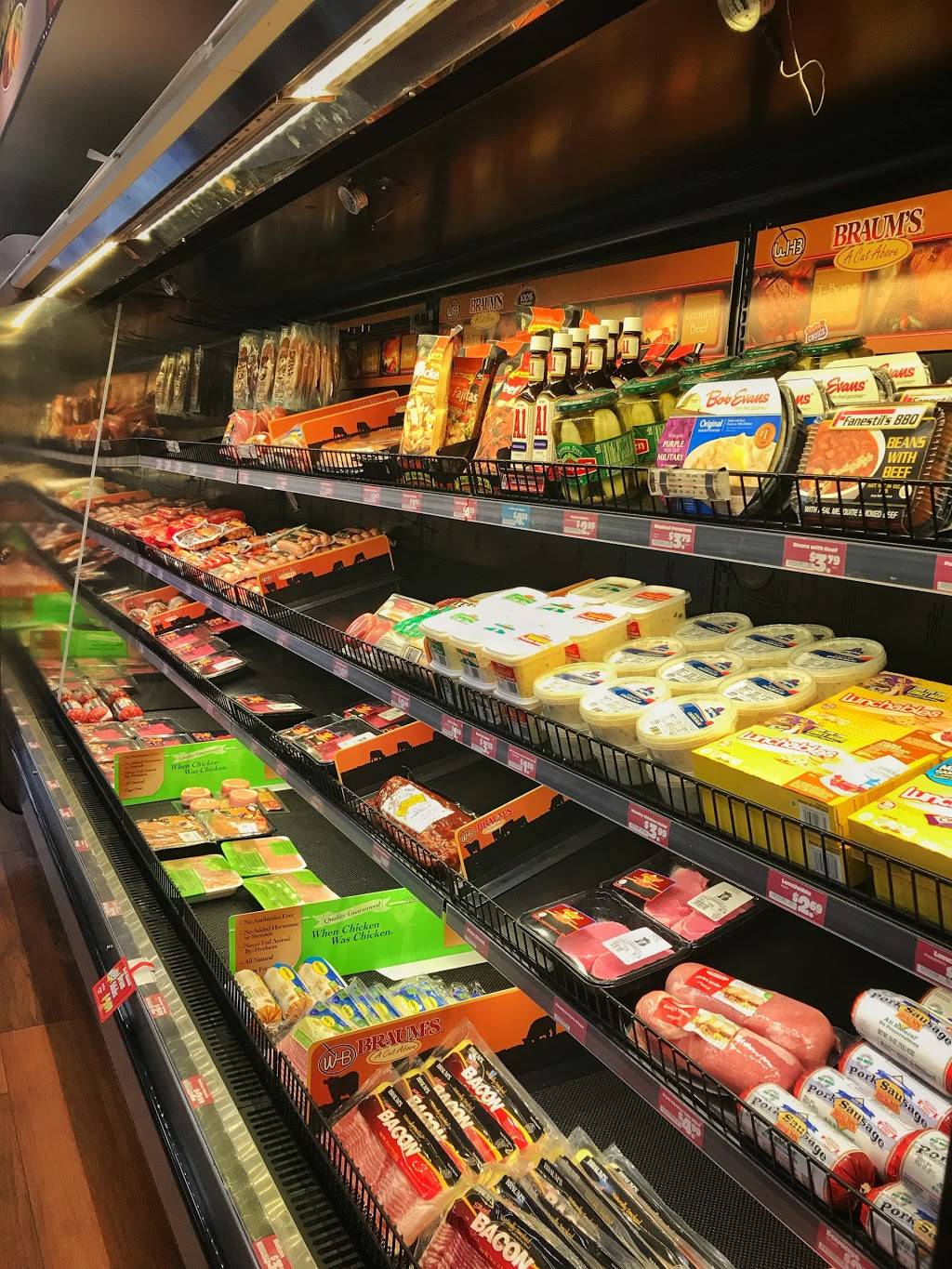 Braums Ice Cream & Burger Restaurant | restaurant | 1261 S Rock Rd, Wichita, KS 67207, USA | 3166877082 OR +1 316-687-7082