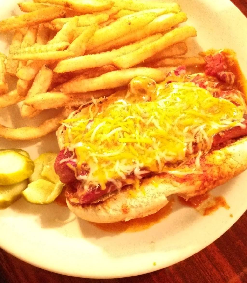 The Beef and Barrel Restaurant & Lounge | night club | 1112 West Ave, Crossville, TN 38555, USA | 9314569211 OR +1 931-456-9211