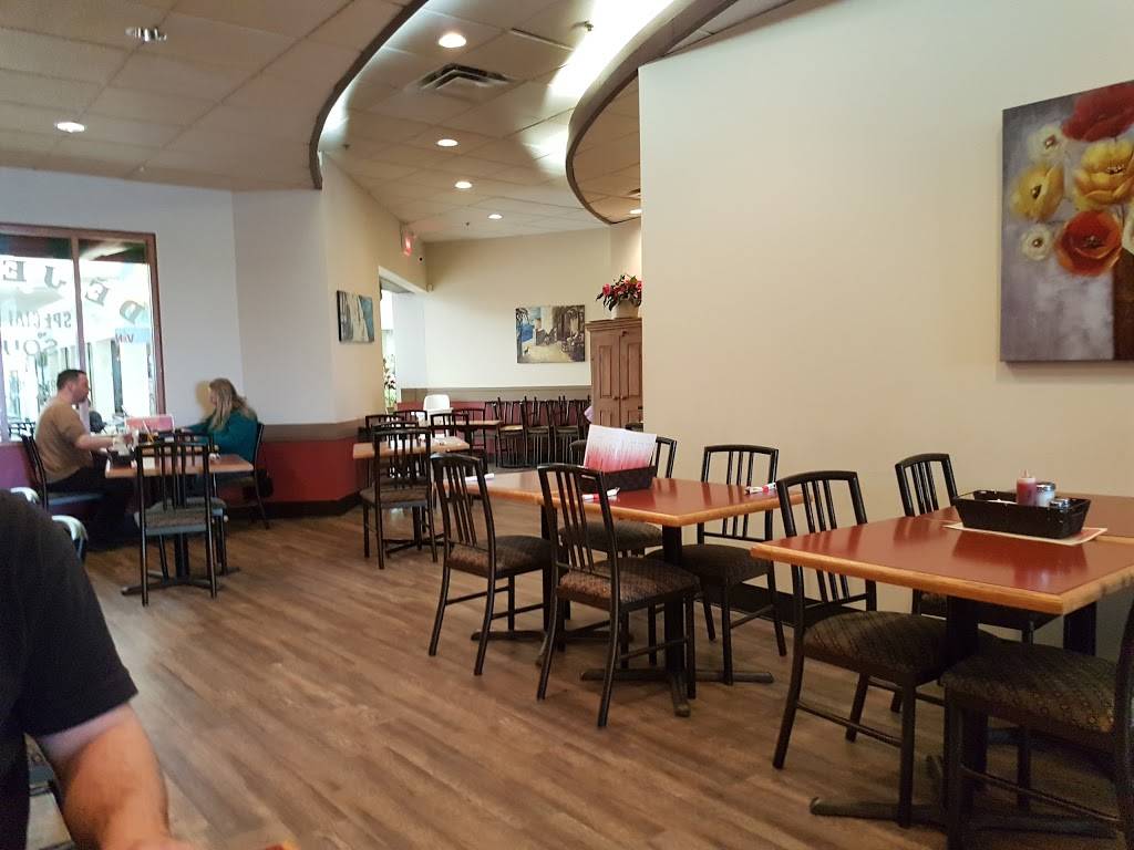 Le Restaurant Du Carrefour | restaurant | 505 Avenue Béthany, Lachute, QC J8H 4A6, Canada | 4504093229 OR +1 450-409-3229