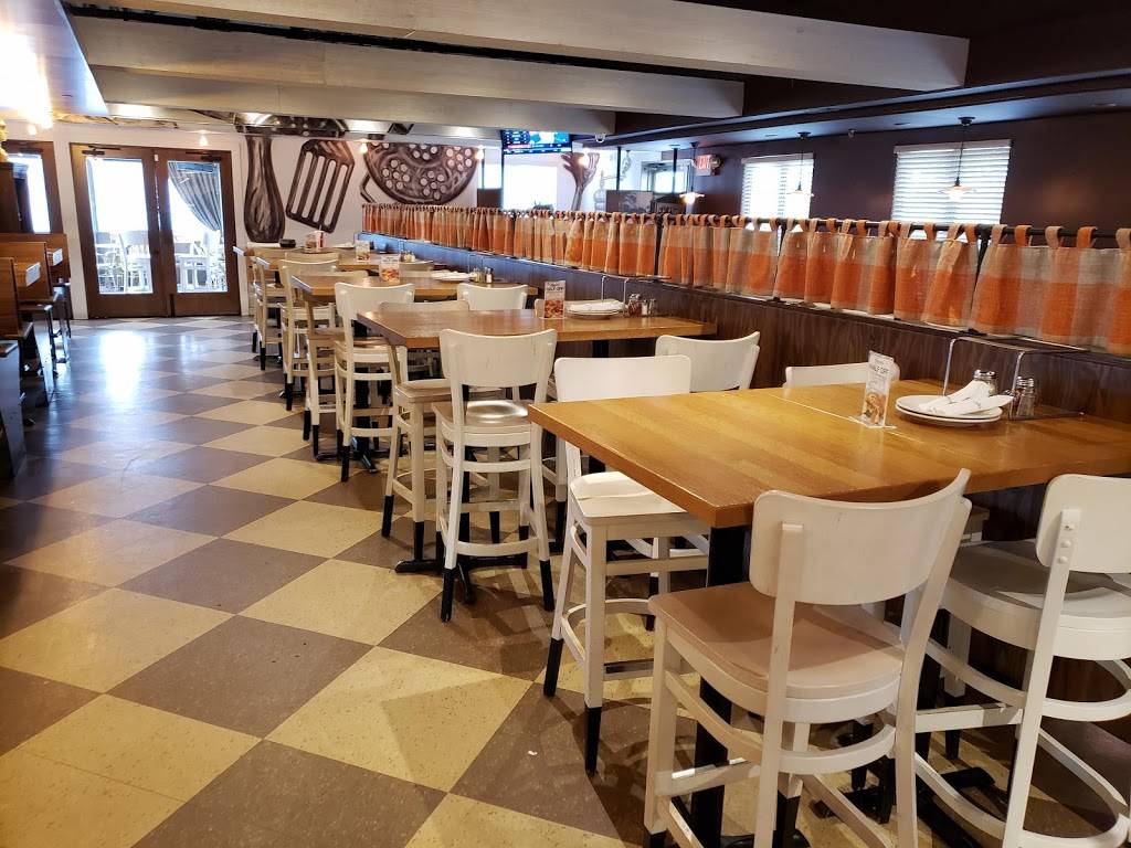 Crispellis Bakery & Pizzeria - Troy | restaurant | 645 E Big Beaver Rd, Troy, MI 48083, USA | 2486800066 OR +1 248-680-0066