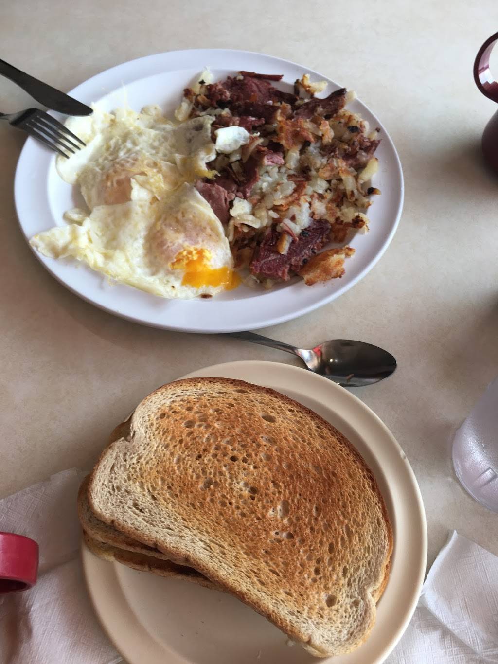 Daves Diner | restaurant | 2823 High Ridge Blvd, High Ridge, MO 63049, USA | 6366717249 OR +1 636-671-7249