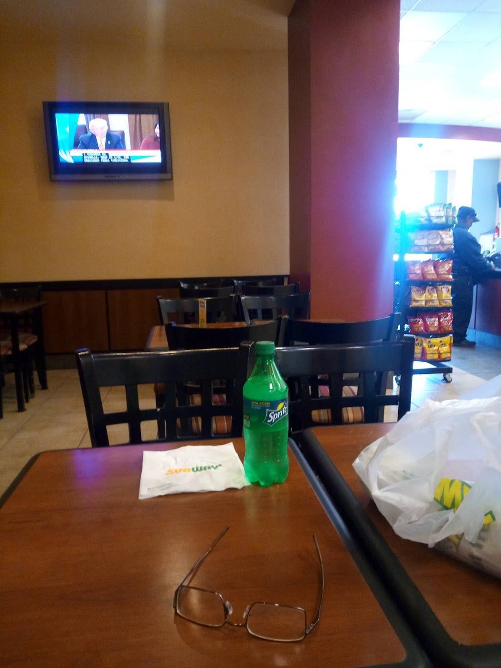 Subway | restaurant | 2421 Eisenhower Ave, Alexandria, VA 22314, USA | 5714830546 OR +1 571-483-0546