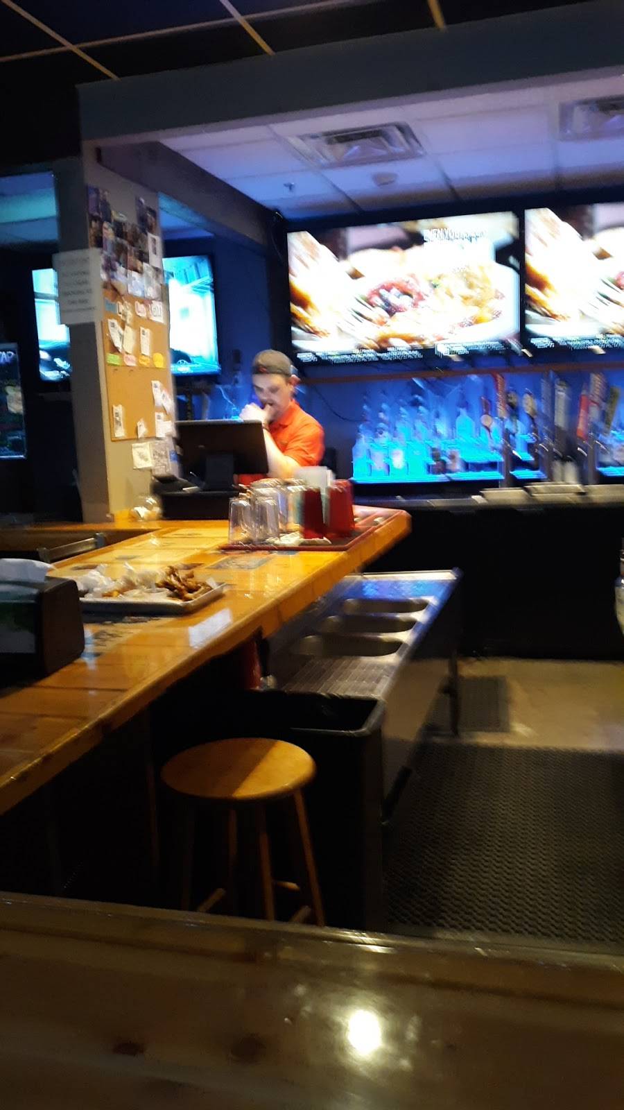 Legends Sports Grill | restaurant | 155 Legends Dr D, Lebanon, TN 37087, USA | 6154444240 OR +1 615-444-4240