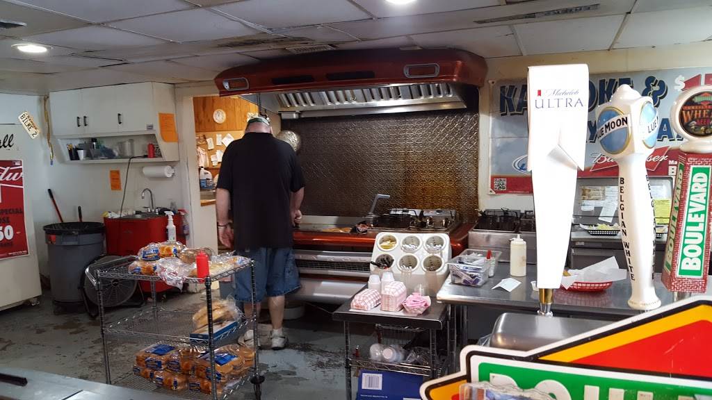 Red Ball Bar & Grill | restaurant | 539 W 5th St, Baxter Springs, KS 66713, USA | 6208562020 OR +1 620-856-2020