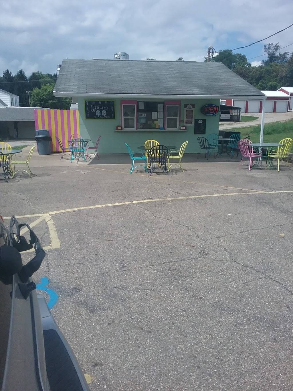 Gracies | restaurant | 93 St Patrick Dr, Somerset, OH 43783, USA | 7408363046 OR +1 740-836-3046