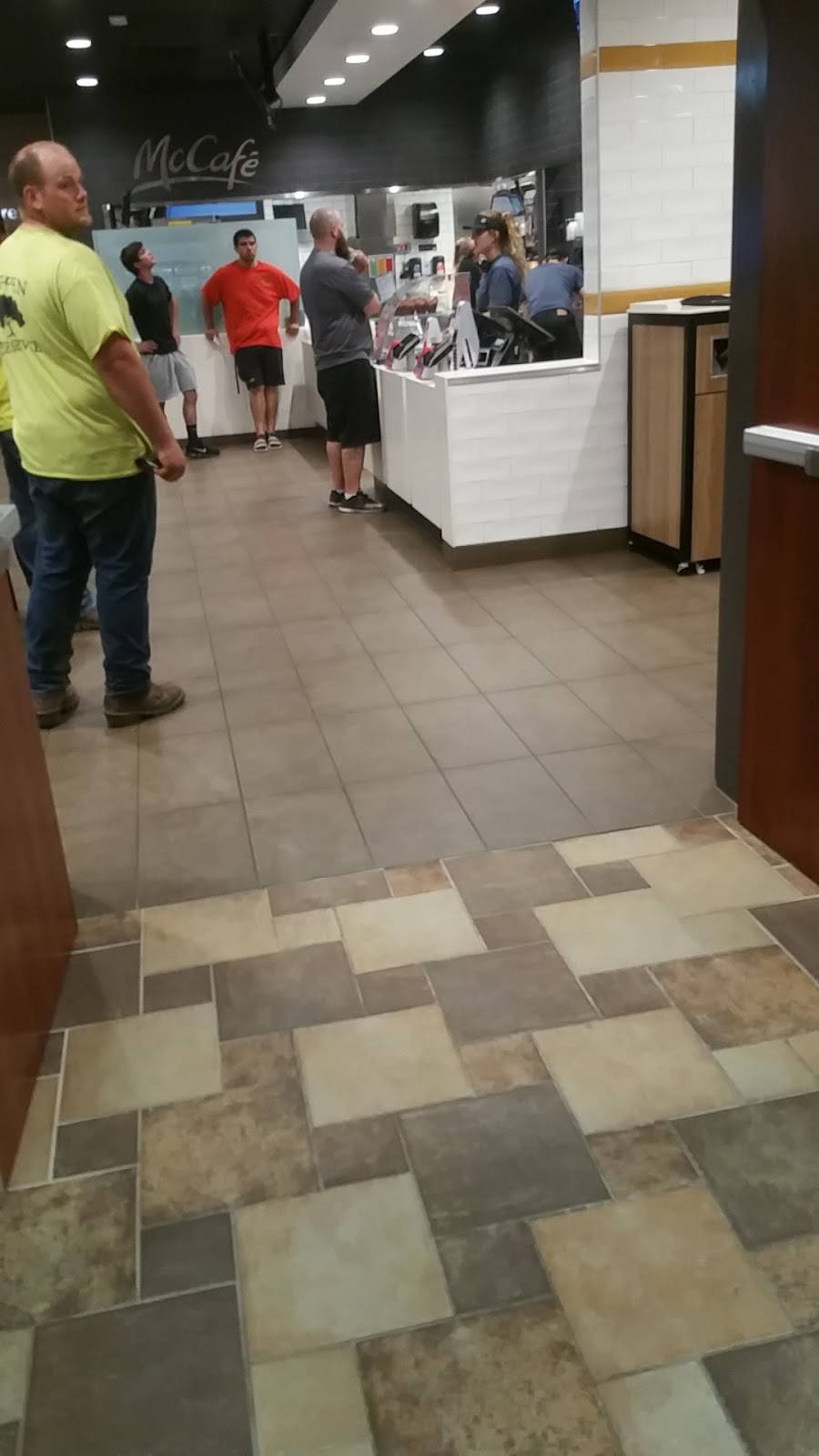 McDonalds | restaurant | 3191 Capac Rd, Capac, MI 48014, USA | 8103959399 OR +1 810-395-9399