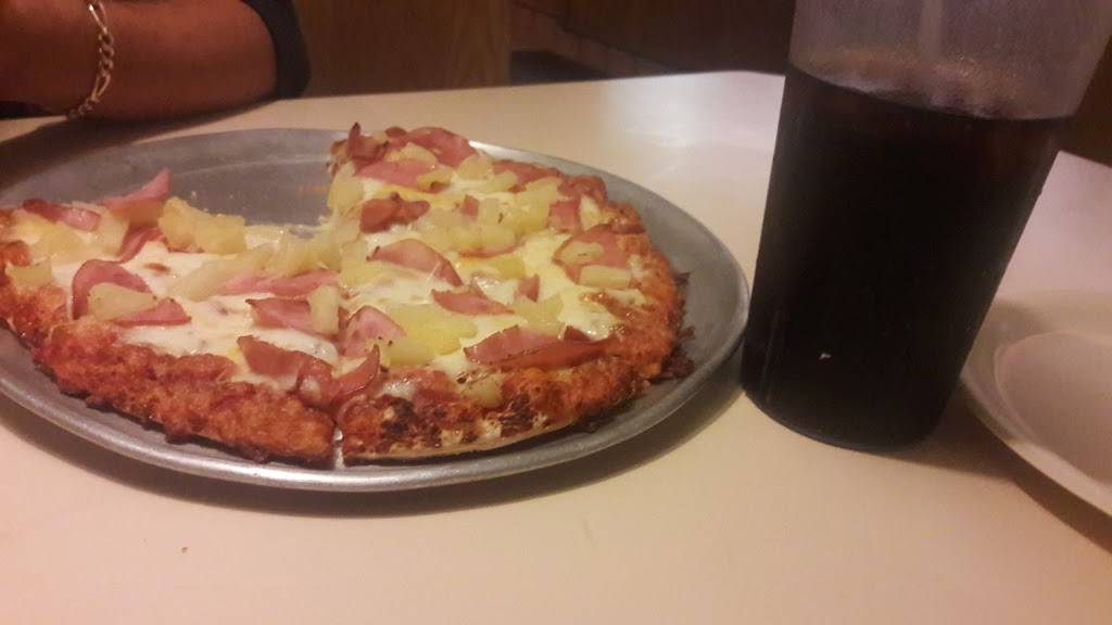 Round Table Pizza | meal delivery | 2424 Magowan Dr, Santa Rosa, CA 95405, USA | 7075281200 OR +1 707-528-1200