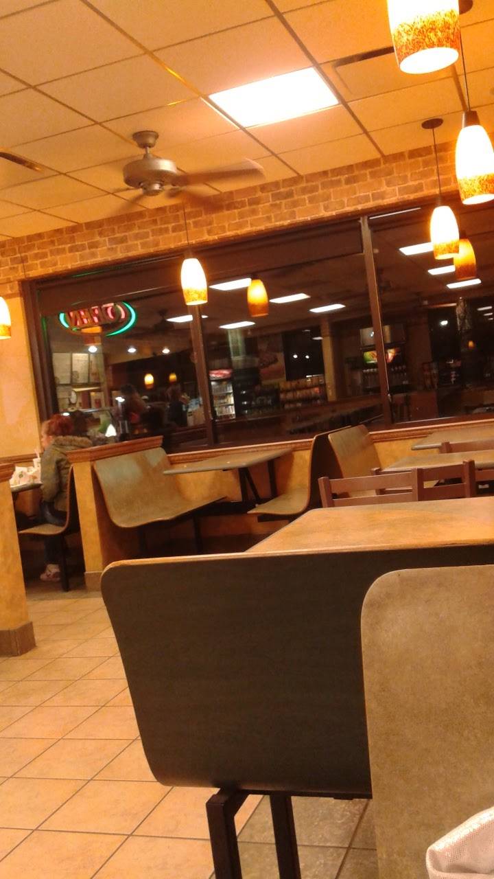 Subway | restaurant | 402 N Cascade St, Osceola, WI 54020, USA | 7152944461 OR +1 715-294-4461