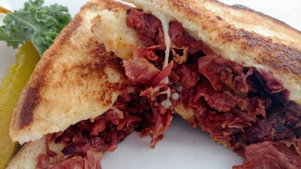 The Lobstah Buoy | restaurant | 268 Odlin Rd, Bangor, ME 04401, USA | 2072275833 OR +1 207-227-5833