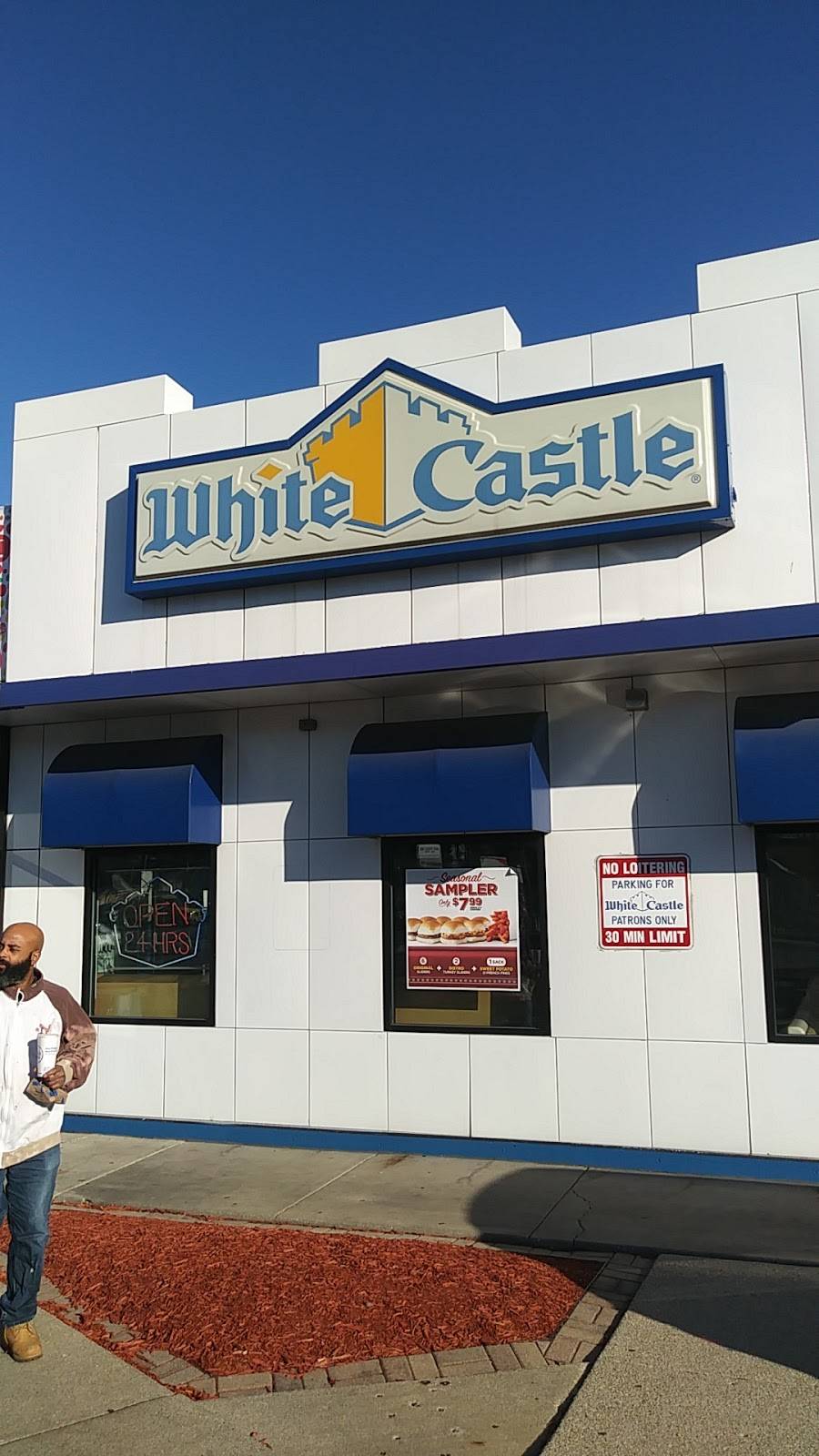 White Castle | restaurant | 6901 S Western Ave, Chicago, IL 60636, USA | 7737760622 OR +1 773-776-0622