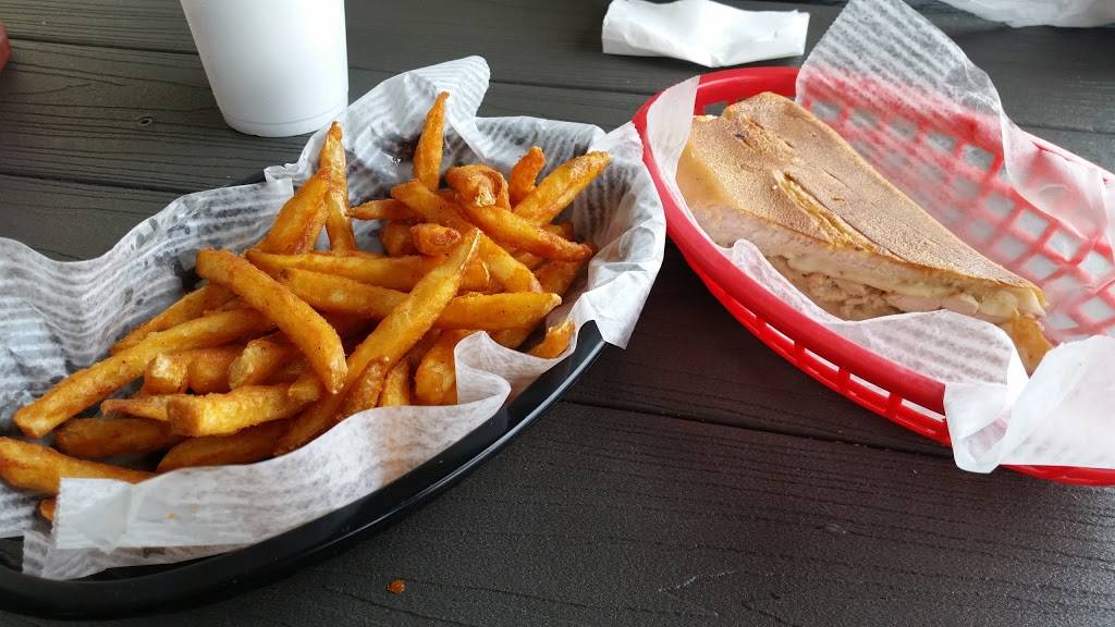 Cubans on the Run | meal takeaway | 2956 US-17, Casselberry, FL 32707, USA | 4073392272 OR +1 407-339-2272