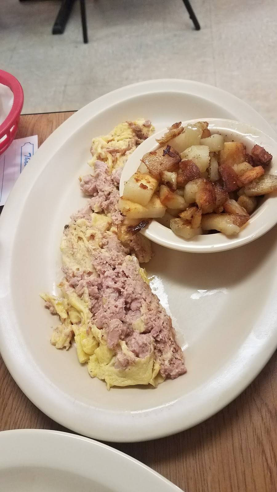 Dudleys Family Style Restaurant | restaurant | 4614 S Amherst Hwy, Madison Heights, VA 24572, USA | 4348455345 OR +1 434-845-5345