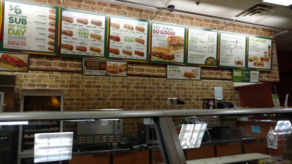 Subway | restaurant | 320 Suburban Dr, Newark, DE 19711, USA | 3025335301 OR +1 302-533-5301