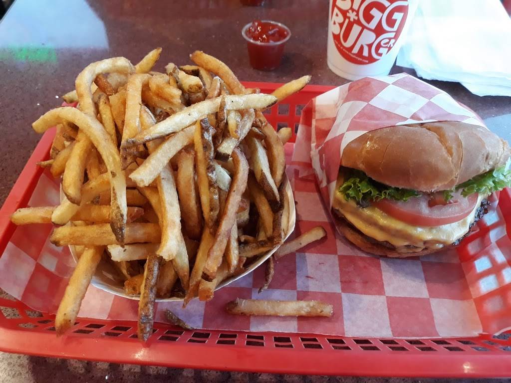 Bigg Burger | restaurant | 19055 Farmington Rd, Livonia, MI 48152, USA | 2489872553 OR +1 248-987-2553