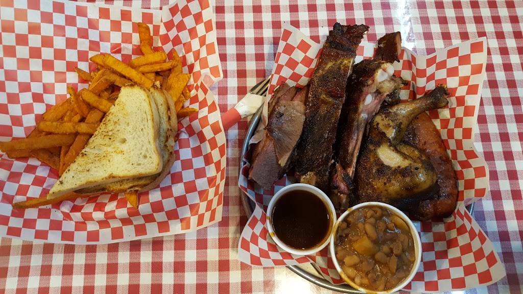 Texas West Bar-B-Que | restaurant | 1600 Fulton Ave, Sacramento, CA 95825, USA | 9164837427 OR +1 916-483-7427