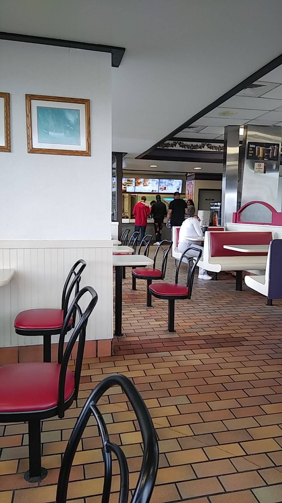 McDonalds | cafe | 1000 Eastern Blvd, Baltimore, MD 21221, USA | 4106825586 OR +1 410-682-5586