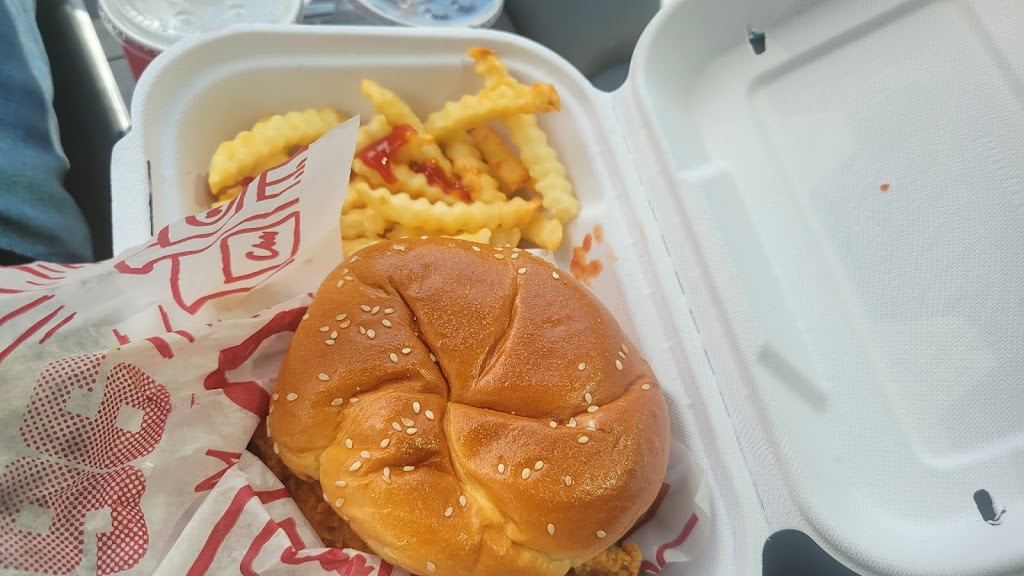 Raising Canes Chicken Fingers | restaurant | 4 E Towsontown Blvd suite 100, Towson, MD 21204, USA | 4102460939 OR +1 410-246-0939